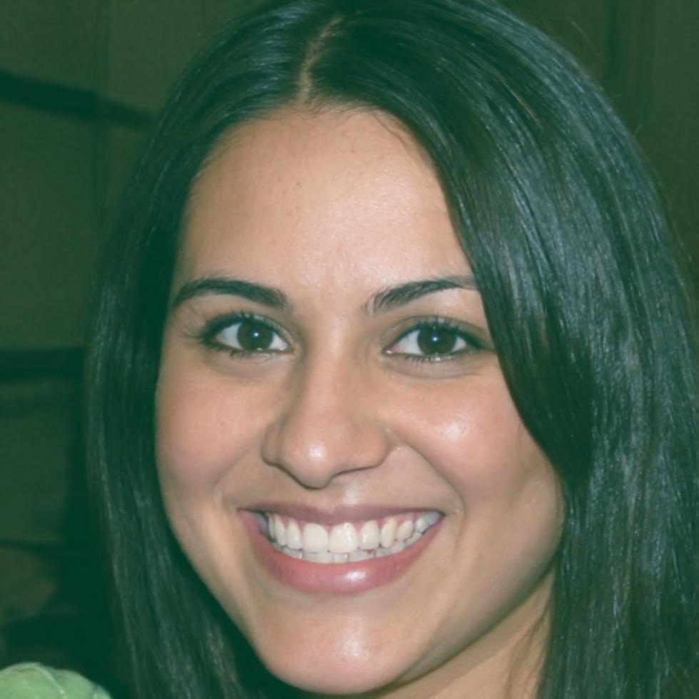 Retrato profesional de Linnea Vanhanen, analista de eficiencia administrativa